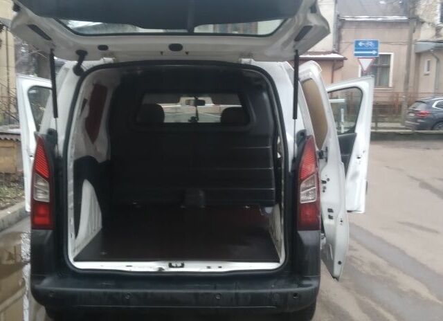 Белый Пежо Partner, объемом двигателя 1.6 л и пробегом 320 тыс. км за 6200 $, фото 4 на Automoto.ua