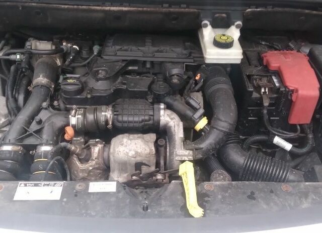 Белый Пежо Partner, объемом двигателя 1.6 л и пробегом 320 тыс. км за 6200 $, фото 5 на Automoto.ua