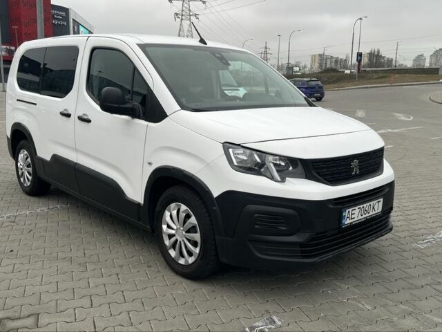 Белый Пежо Partner, объемом двигателя 1.6 л и пробегом 178 тыс. км за 13900 $, фото 2 на Automoto.ua