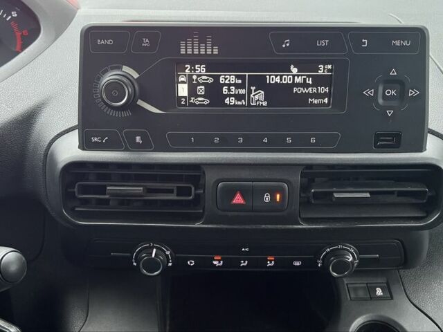 Белый Пежо Partner, объемом двигателя 1.6 л и пробегом 178 тыс. км за 13900 $, фото 7 на Automoto.ua