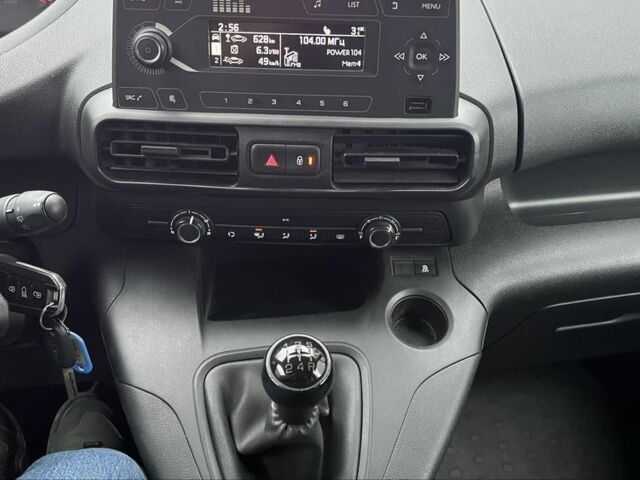 Белый Пежо Partner, объемом двигателя 1.6 л и пробегом 178 тыс. км за 13900 $, фото 18 на Automoto.ua