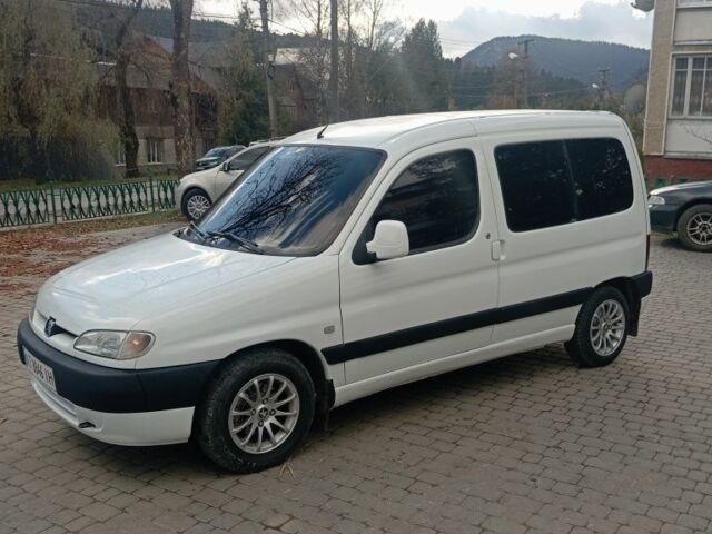 Білий Пежо Partner, об'ємом двигуна 1.4 л та пробігом 286 тис. км за 3700 $, фото 1 на Automoto.ua