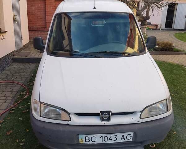 Белый Пежо Partner, объемом двигателя 2 л и пробегом 325 тыс. км за 2000 $, фото 1 на Automoto.ua