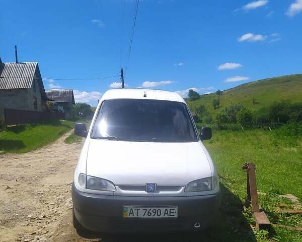 Белый Пежо Partner, объемом двигателя 1.87 л и пробегом 2 тыс. км за 2000 $, фото 6 на Automoto.ua
