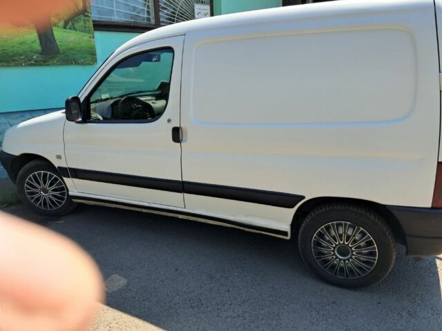 Білий Пежо Partner, об'ємом двигуна 1.9 л та пробігом 300 тис. км за 3100 $, фото 3 на Automoto.ua