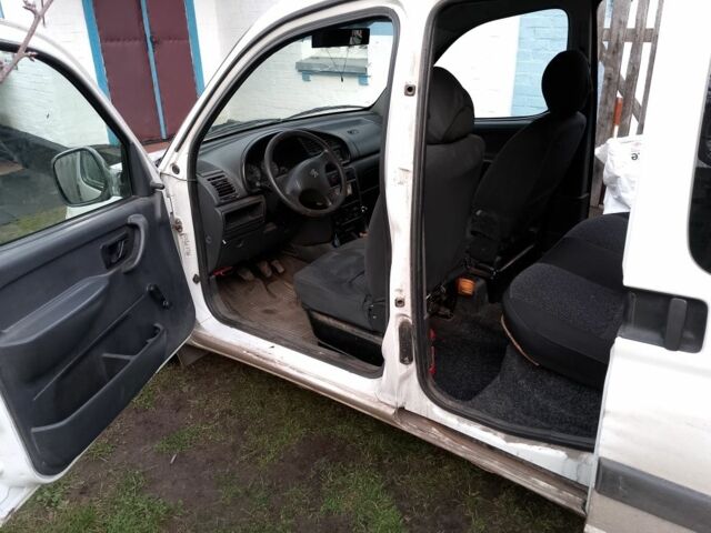 Белый Пежо Partner, объемом двигателя 2 л и пробегом 207 тыс. км за 2500 $, фото 8 на Automoto.ua