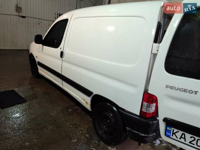 Білий Пежо Partner, об'ємом двигуна 2 л та пробігом 425 тис. км за 2600 $, фото 12 на Automoto.ua