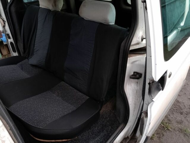 Белый Пежо Partner, объемом двигателя 2 л и пробегом 207 тыс. км за 2500 $, фото 4 на Automoto.ua