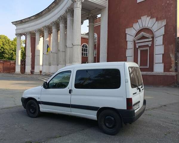 Белый Пежо Partner, объемом двигателя 1.9 л и пробегом 325 тыс. км за 3550 $, фото 11 на Automoto.ua