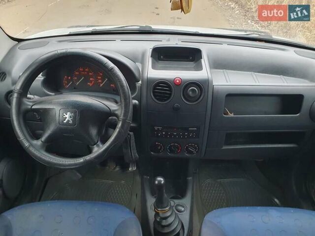 Белый Пежо Partner, объемом двигателя 1.4 л и пробегом 230 тыс. км за 1900 $, фото 23 на Automoto.ua