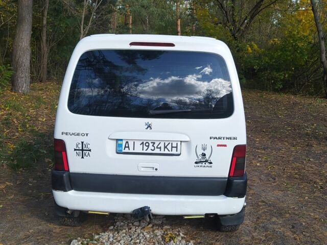 Белый Пежо Partner, объемом двигателя 1.6 л и пробегом 263 тыс. км за 4000 $, фото 3 на Automoto.ua
