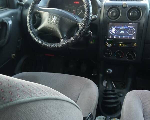 Белый Пежо Partner, объемом двигателя 1.87 л и пробегом 370 тыс. км за 3000 $, фото 4 на Automoto.ua