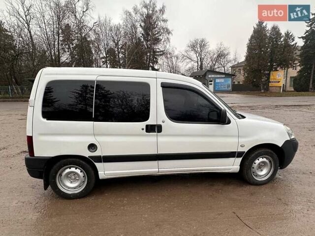 Белый Пежо Partner, объемом двигателя 1.87 л и пробегом 309 тыс. км за 3200 $, фото 3 на Automoto.ua