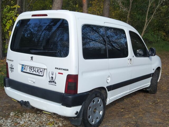 Белый Пежо Partner, объемом двигателя 1.6 л и пробегом 263 тыс. км за 4000 $, фото 4 на Automoto.ua
