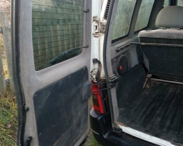 Белый Пежо Partner, объемом двигателя 1.87 л и пробегом 370 тыс. км за 3000 $, фото 11 на Automoto.ua