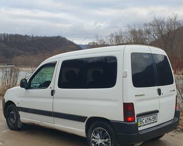 Белый Пежо Partner, объемом двигателя 1.4 л и пробегом 235 тыс. км за 1700 $, фото 4 на Automoto.ua
