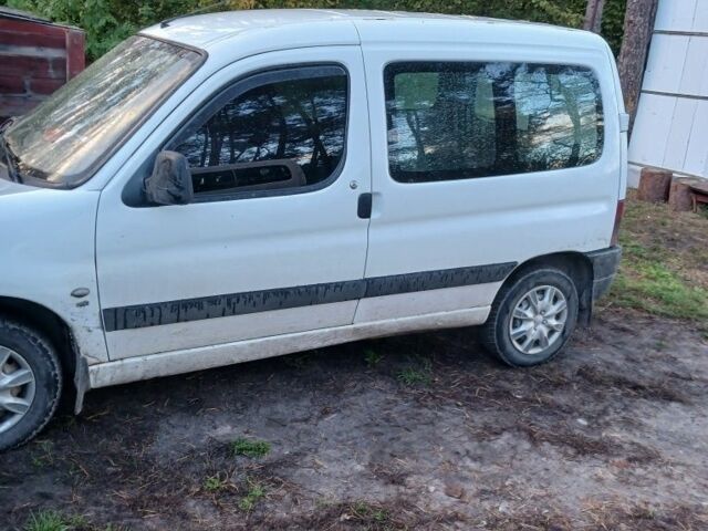 Белый Пежо Partner, объемом двигателя 0 л и пробегом 450 тыс. км за 2800 $, фото 5 на Automoto.ua