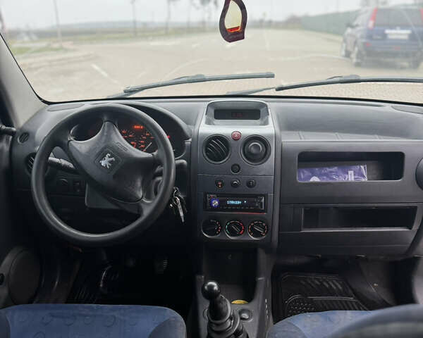 Білий Пежо Partner, об'ємом двигуна 1.87 л та пробігом 222 тис. км за 2750 $, фото 8 на Automoto.ua