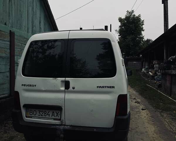Белый Пежо Partner, объемом двигателя 1.9 л и пробегом 360 тыс. км за 2199 $, фото 3 на Automoto.ua