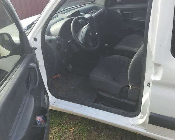 Білий Пежо Partner, об'ємом двигуна 1.36 л та пробігом 399 тис. км за 3300 $, фото 28 на Automoto.ua