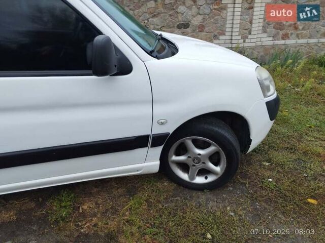 Білий Пежо Partner, об'ємом двигуна 1.36 л та пробігом 399 тис. км за 3300 $, фото 19 на Automoto.ua