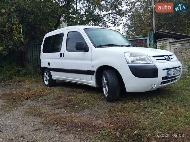Білий Пежо Partner, об'ємом двигуна 1.36 л та пробігом 399 тис. км за 3300 $, фото 16 на Automoto.ua