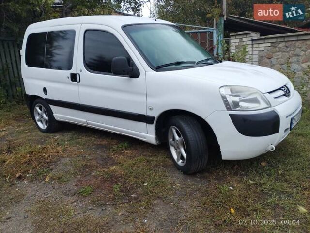 Білий Пежо Partner, об'ємом двигуна 1.36 л та пробігом 399 тис. км за 3300 $, фото 27 на Automoto.ua