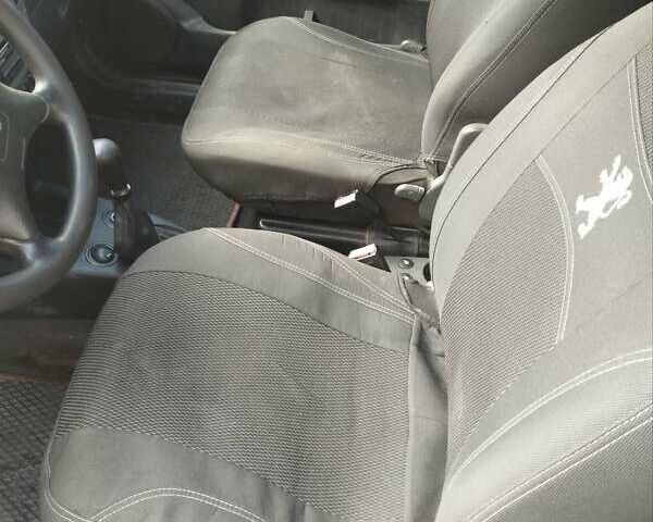 Білий Пежо Partner, об'ємом двигуна 1.36 л та пробігом 399 тис. км за 3300 $, фото 30 на Automoto.ua