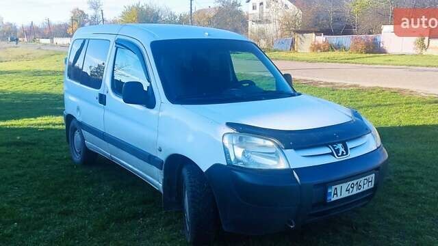 Белый Пежо Partner, объемом двигателя 1.87 л и пробегом 450 тыс. км за 3600 $, фото 1 на Automoto.ua