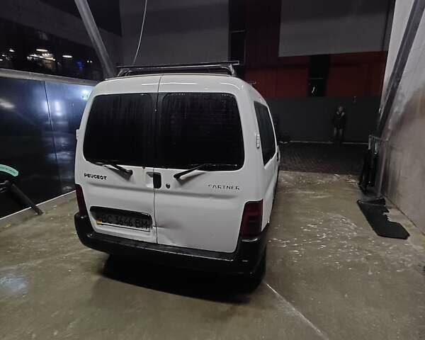 Белый Пежо Partner, объемом двигателя 1.36 л и пробегом 288 тыс. км за 3300 $, фото 8 на Automoto.ua