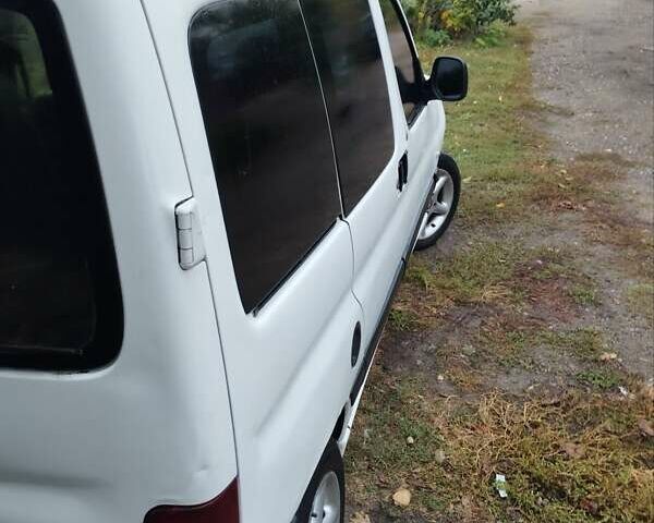 Білий Пежо Partner, об'ємом двигуна 1.36 л та пробігом 399 тис. км за 3300 $, фото 1 на Automoto.ua