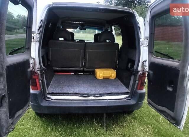 Белый Пежо Partner, объемом двигателя 1.87 л и пробегом 450 тыс. км за 3600 $, фото 3 на Automoto.ua