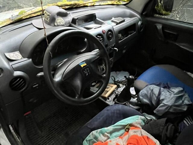Белый Пежо Partner, объемом двигателя 1.4 л и пробегом 200 тыс. км за 1500 $, фото 3 на Automoto.ua