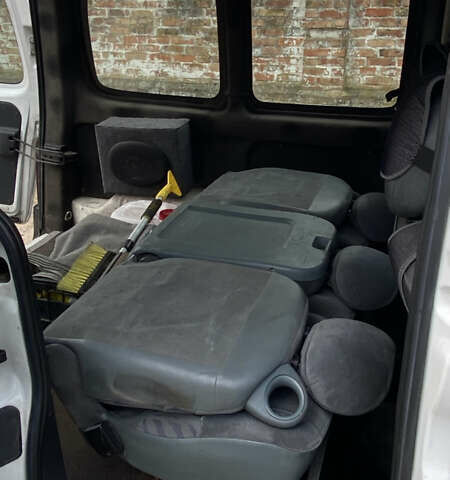 Білий Пежо Partner, об'ємом двигуна 1.6 л та пробігом 170 тис. км за 3200 $, фото 18 на Automoto.ua