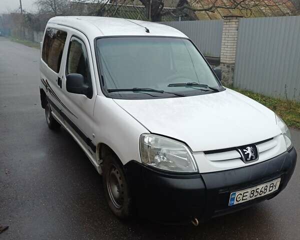 Белый Пежо Partner, объемом двигателя 1.6 л и пробегом 300 тыс. км за 3200 $, фото 1 на Automoto.ua