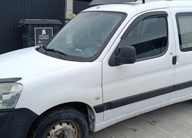 Білий Пежо Partner, об'ємом двигуна 1.9 л та пробігом 412 тис. км за 2735 $, фото 4 на Automoto.ua