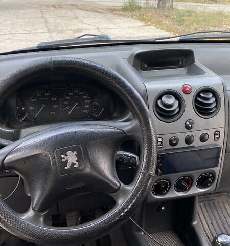 Білий Пежо Partner, об'ємом двигуна 1.6 л та пробігом 170 тис. км за 3200 $, фото 12 на Automoto.ua