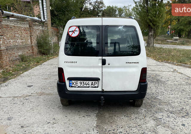 Білий Пежо Partner, об'ємом двигуна 1.6 л та пробігом 170 тис. км за 3200 $, фото 5 на Automoto.ua