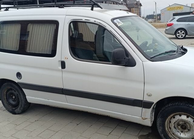 Білий Пежо Partner, об'ємом двигуна 1.9 л та пробігом 412 тис. км за 2735 $, фото 1 на Automoto.ua