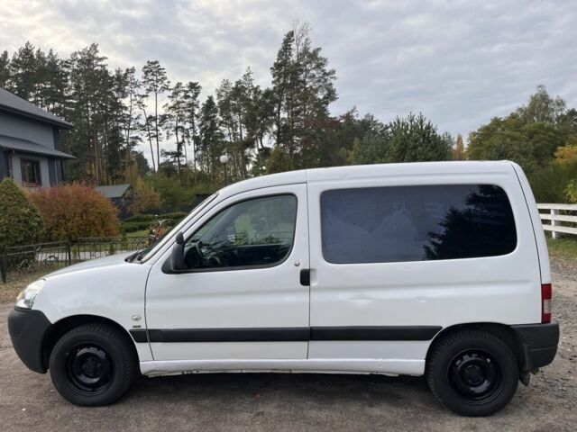 Білий Пежо Partner, об'ємом двигуна 1.6 л та пробігом 320 тис. км за 3700 $, фото 3 на Automoto.ua
