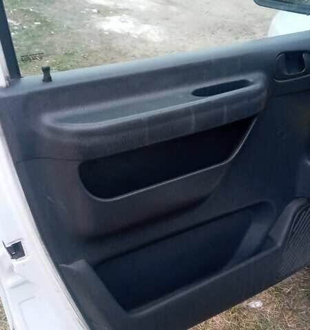 Белый Пежо Partner, объемом двигателя 1.9 л и пробегом 315 тыс. км за 4000 $, фото 1 на Automoto.ua