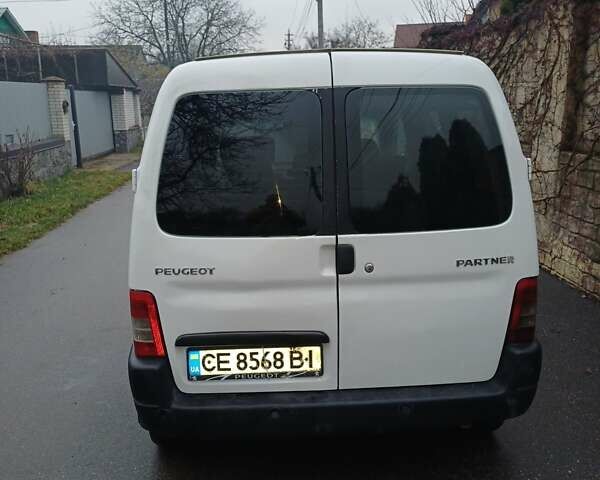 Белый Пежо Partner, объемом двигателя 1.6 л и пробегом 300 тыс. км за 3200 $, фото 3 на Automoto.ua