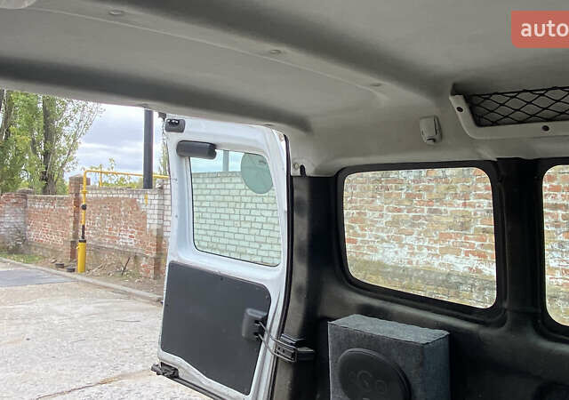 Білий Пежо Partner, об'ємом двигуна 1.6 л та пробігом 170 тис. км за 3200 $, фото 20 на Automoto.ua