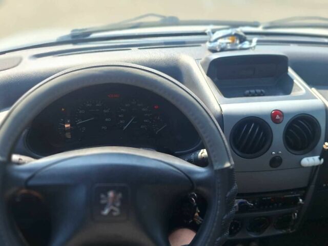 Белый Пежо Partner, объемом двигателя 1.6 л и пробегом 406 тыс. км за 3499 $, фото 5 на Automoto.ua