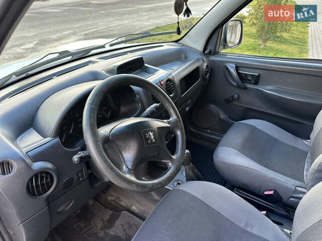 Білий Пежо Partner, об'ємом двигуна 1.56 л та пробігом 300 тис. км за 2900 $, фото 24 на Automoto.ua