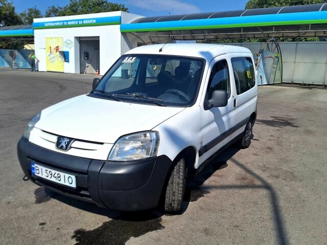 Белый Пежо Partner, объемом двигателя 1.6 л и пробегом 406 тыс. км за 3499 $, фото 1 на Automoto.ua