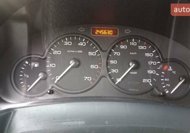 Белый Пежо Partner, объемом двигателя 1.4 л и пробегом 245 тыс. км за 4900 $, фото 16 на Automoto.ua