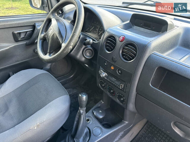 Білий Пежо Partner, об'ємом двигуна 1.56 л та пробігом 300 тис. км за 2900 $, фото 30 на Automoto.ua
