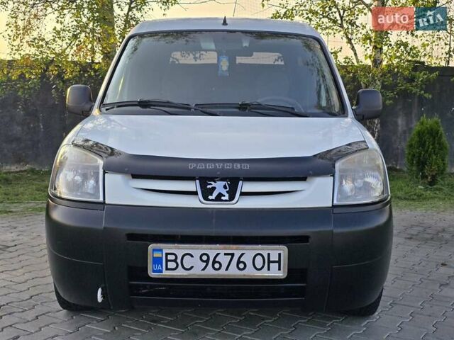 Білий Пежо Partner, об'ємом двигуна 1.6 л та пробігом 240 тис. км за 4699 $, фото 31 на Automoto.ua