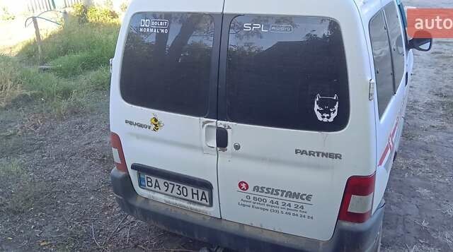 Белый Пежо Partner, объемом двигателя 1.4 л и пробегом 290 тыс. км за 2100 $, фото 3 на Automoto.ua